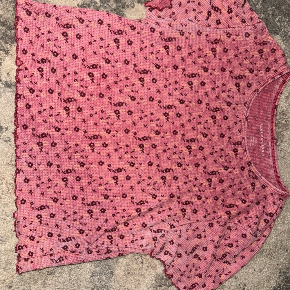 american eagle Pink Floral Cropped Knit Top